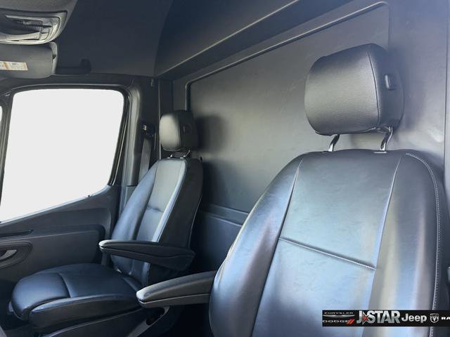 Used 2024 Mercedes-Benz Sprinter 2500 image 27