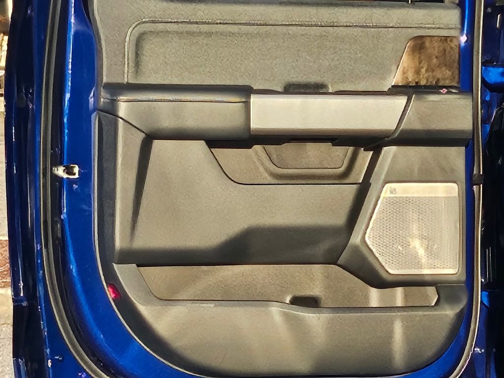 New 2026 Ford F250 Lariat w/ Black Appearance Package image 33