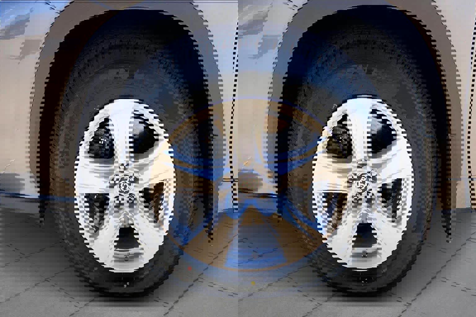 Used 2024 Toyota Highlander LE image 11