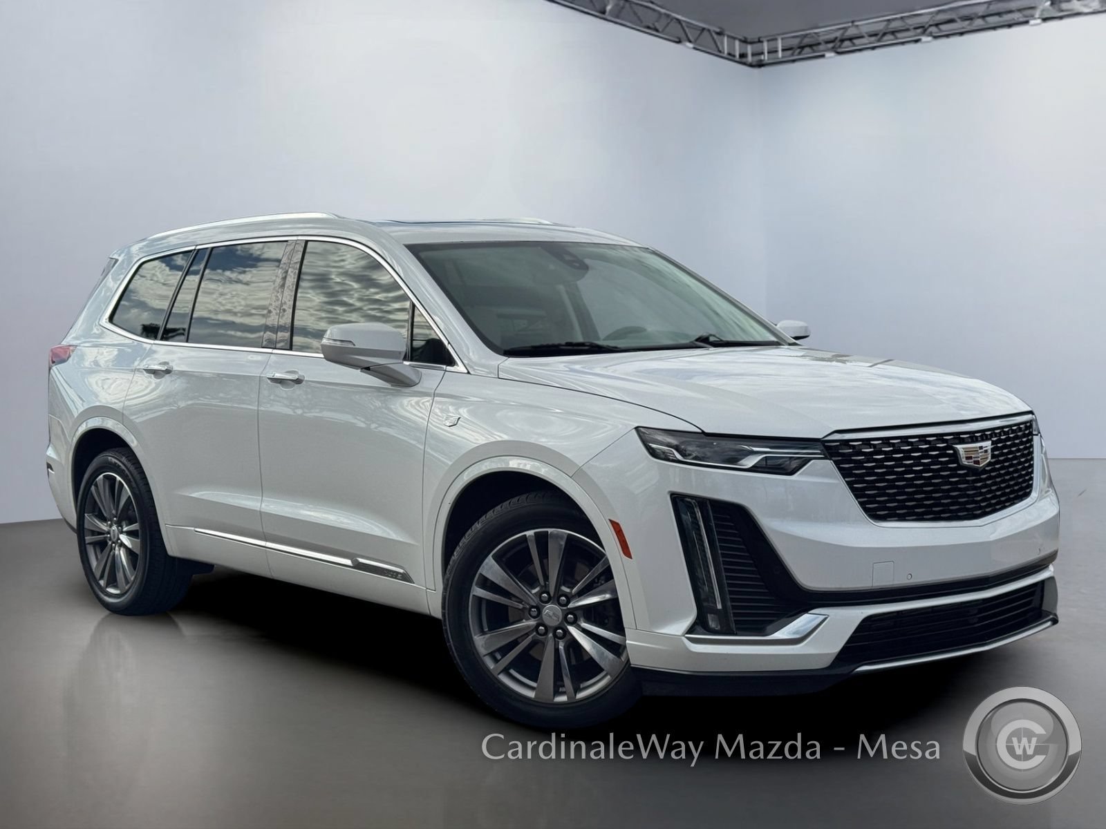 Used 2021 Cadillac XT6 Premium Luxury FWD image 2