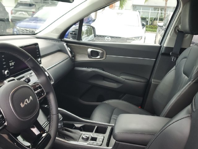 Certified 2023 Kia Sorento EX FWD image 23