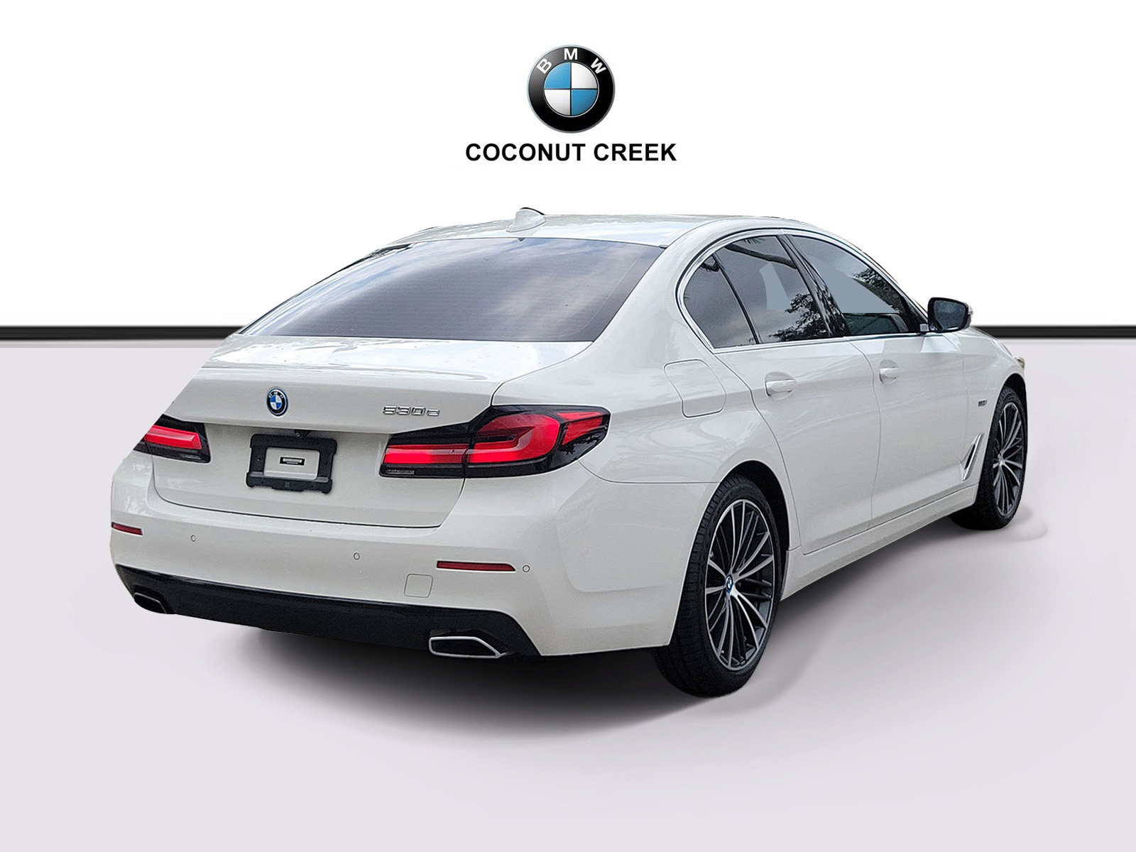 Certified 2023 BMW 530e xDrive w/ Premium Package AWD/4WD image 4