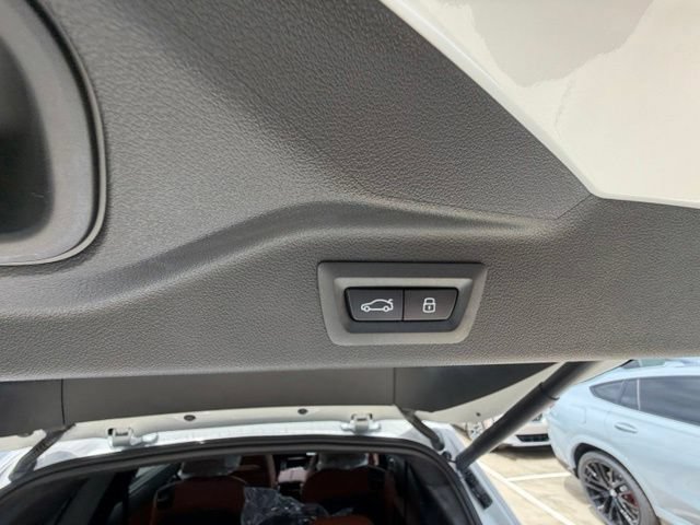 New 2027 BMW X7 xDrive40i w/ M Sport Package AWD/4WD image 27