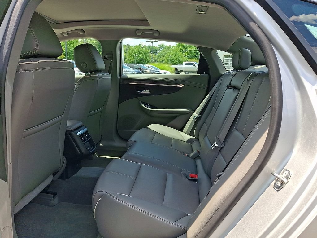 Used 2015 Chevrolet Impala LTZ FWD image 10