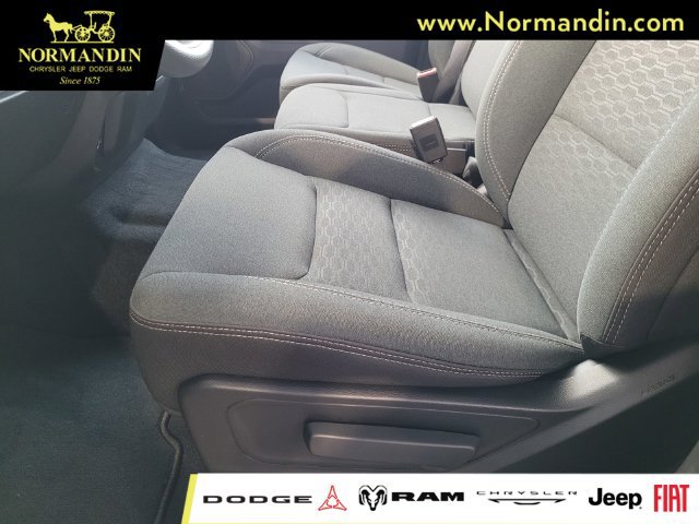 Used 2026 RAM 1500 Express RWD image 17