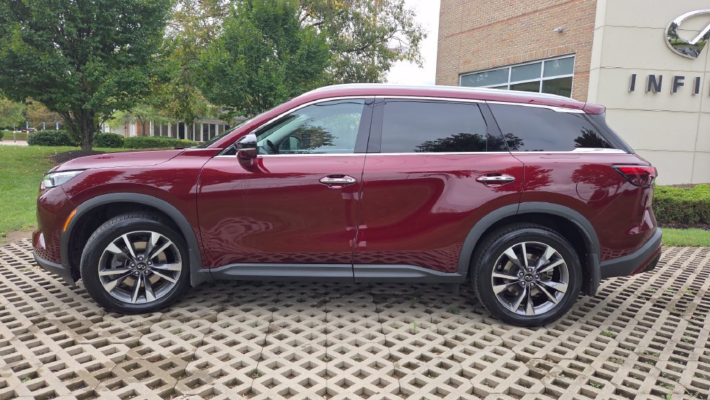 Used 2023 INFINITI QX60 Luxe w/ Cargo Package AWD/4WD image 7