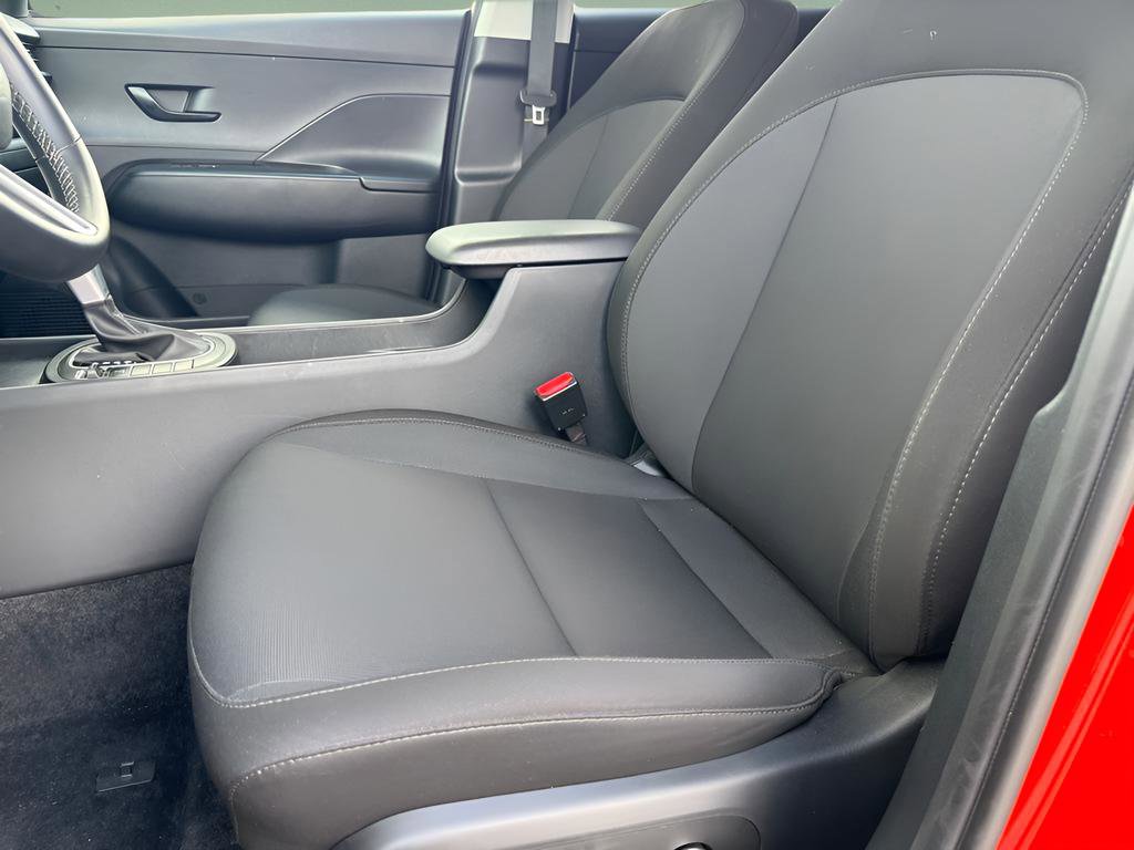 Used 2025 Hyundai Kona SEL AWD/4WD image 17