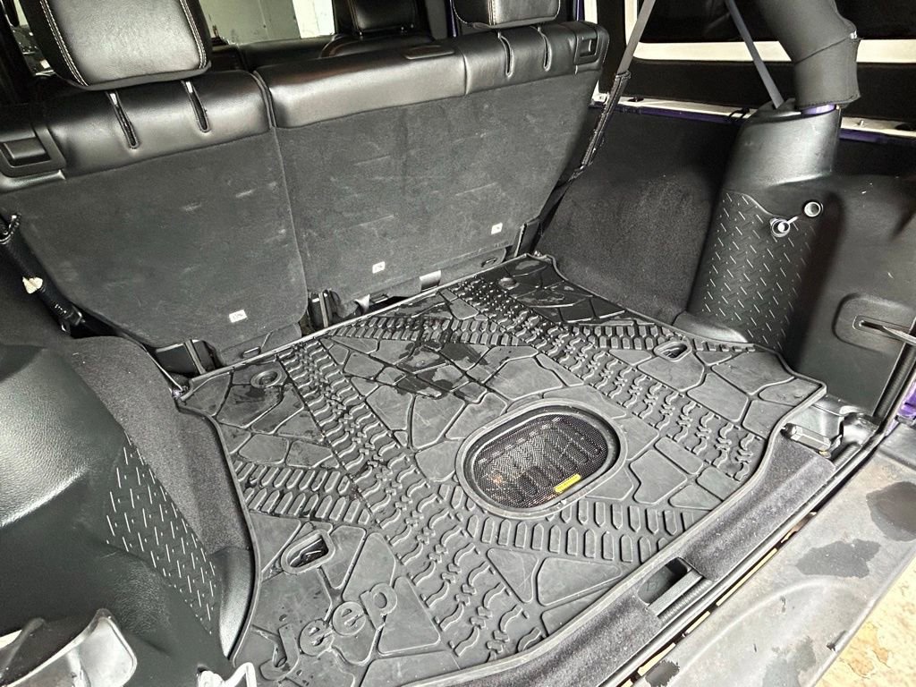 Used 2017 Jeep Wrangler Unlimited Rubicon w/ Connectivity Group AWD/4WD image 36