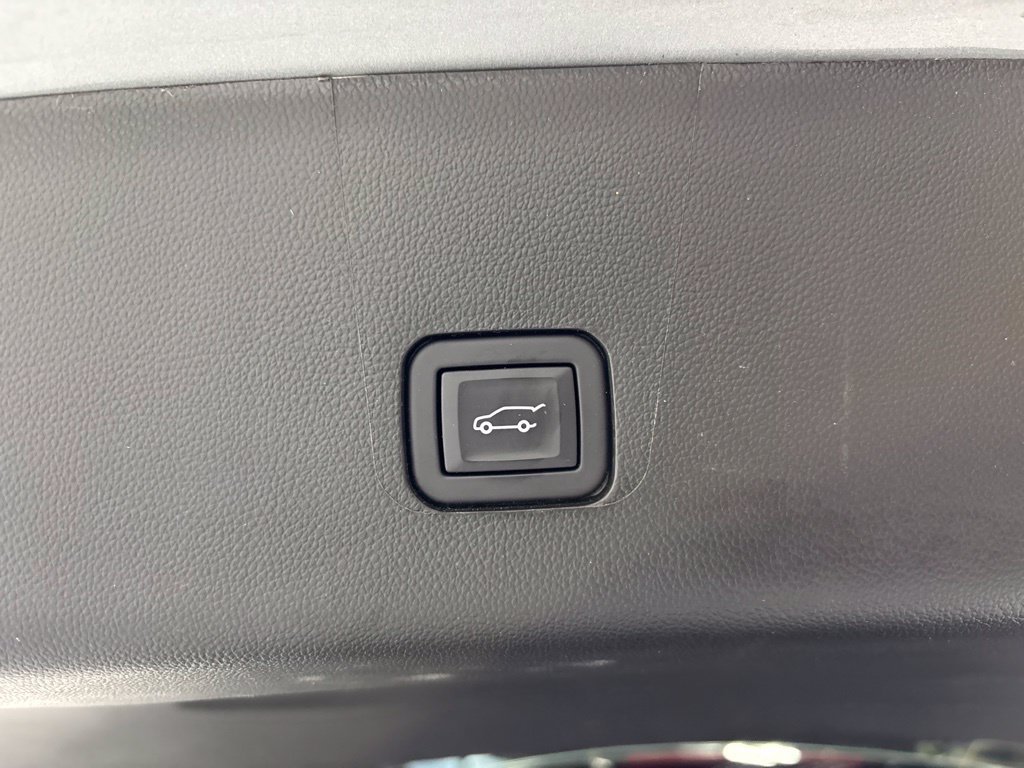 Used 2023 Chevrolet Traverse LT w/ LT Premium Package AWD/4WD image 57