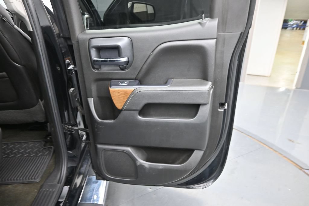 Used 2015 Chevrolet Silverado 1500 LTZ w/ LTZ Plus Package AWD/4WD image 16