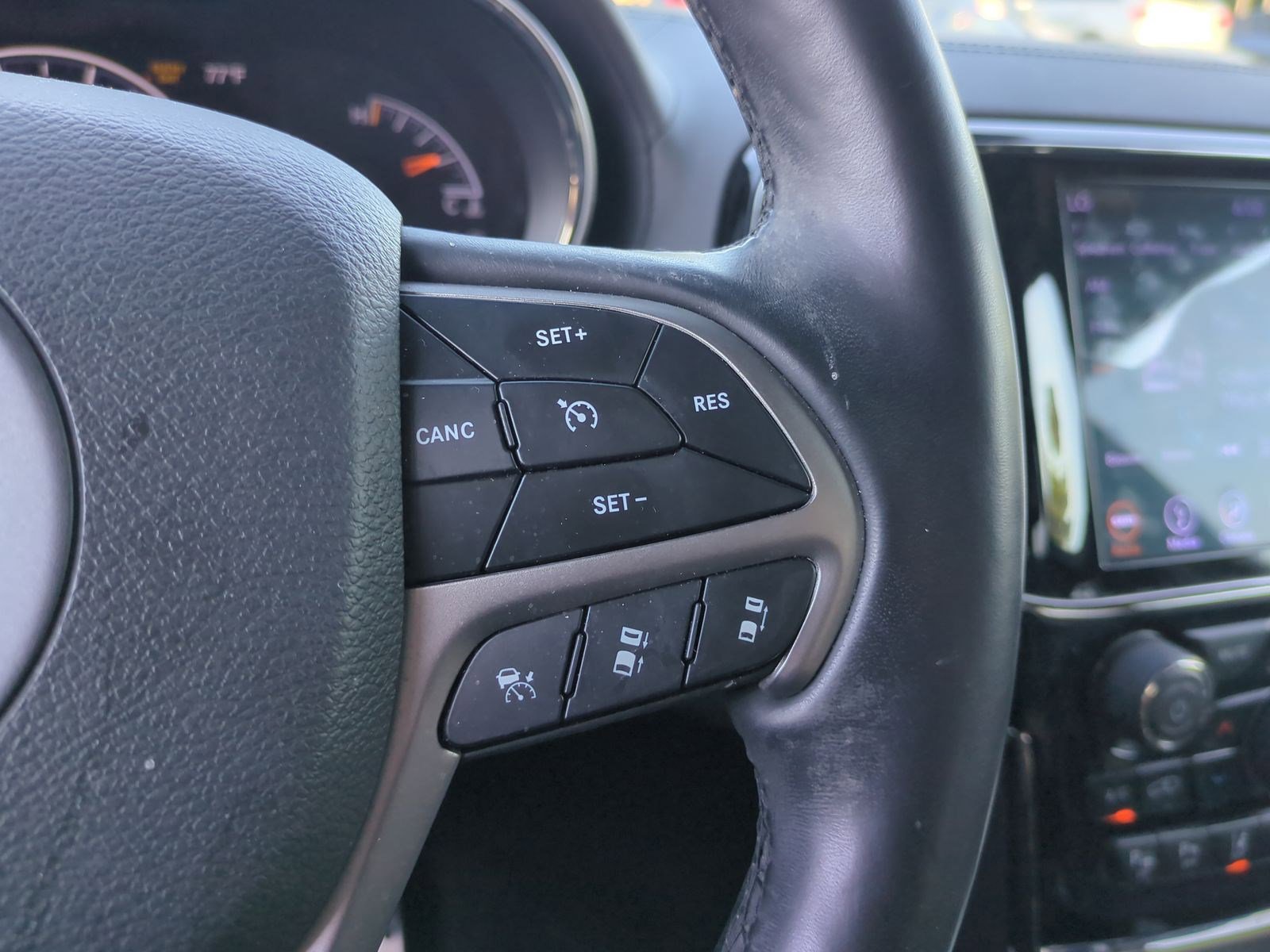 Used 2019 Jeep Grand Cherokee High Altitude AWD/4WD image 18