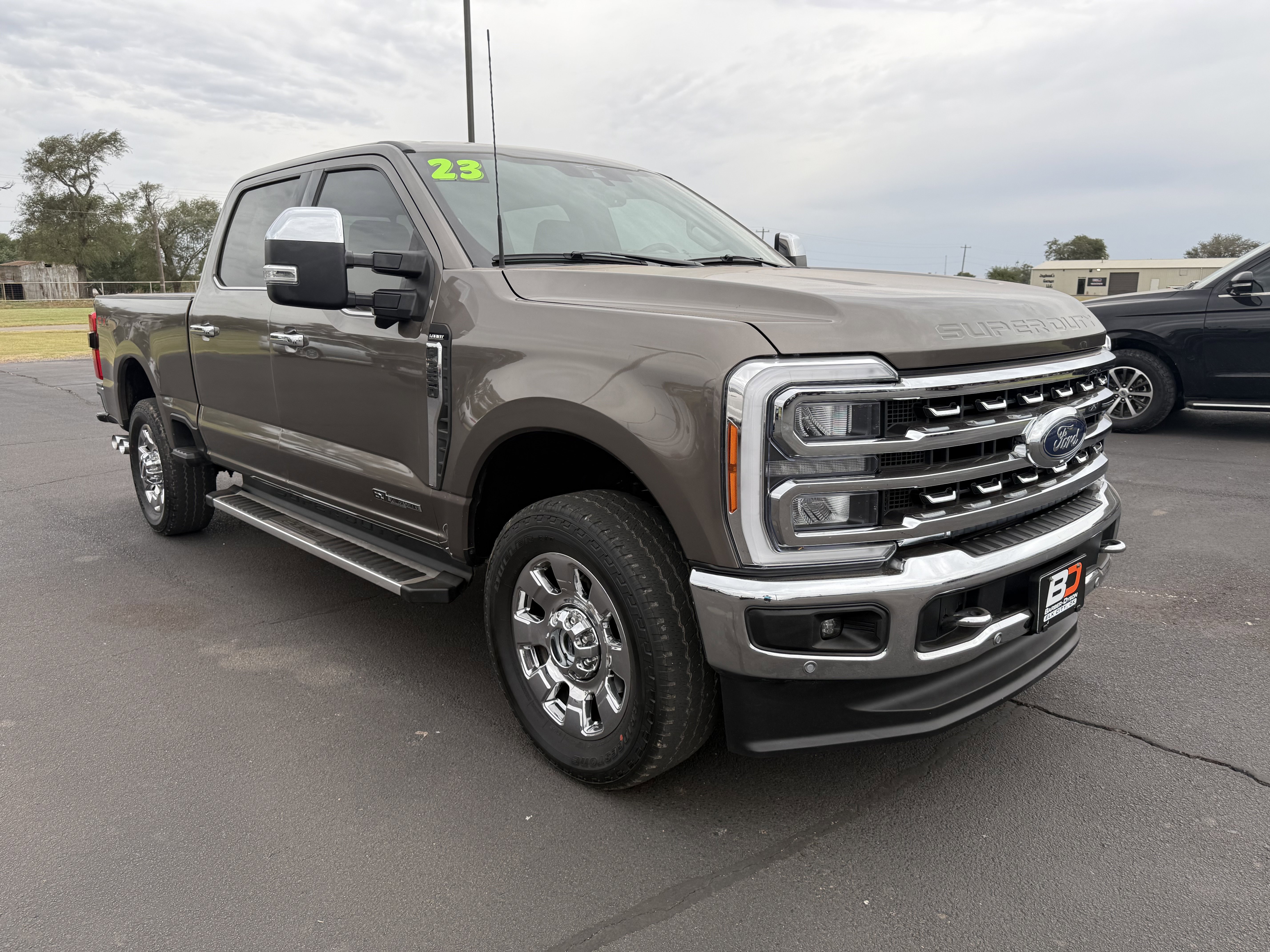 Used 2023 Ford F350 Lariat w/ Tow Technology Package image 2