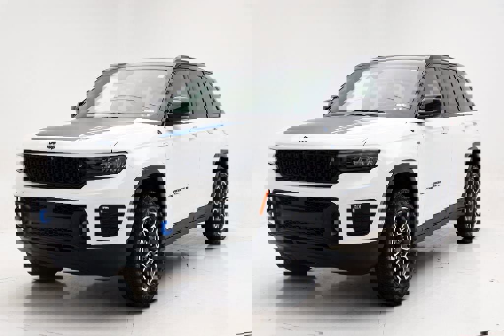 Used 2022 Jeep Grand Cherokee Trailhawk w/ Advanced Protech Group II AWD/4WD video 2