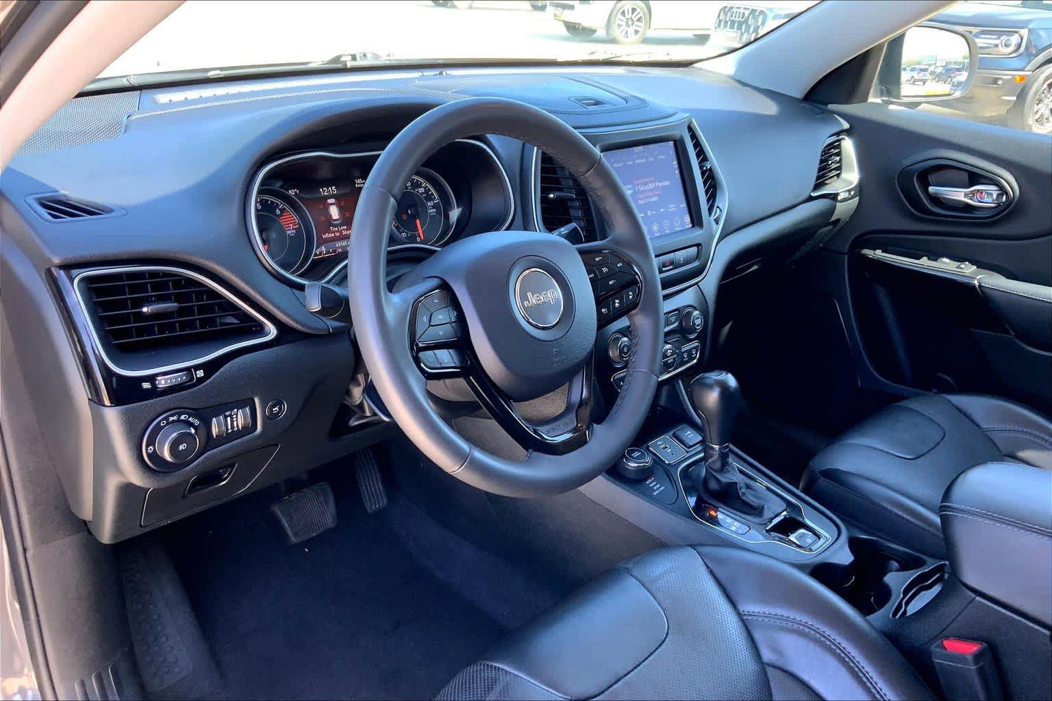 Used 2023 Jeep Cherokee Altitude Lux AWD/4WD image 17