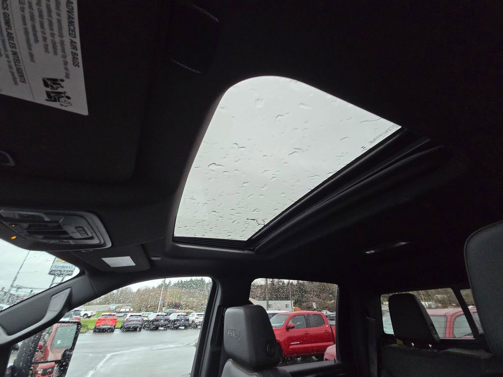 Used 2024 GMC Sierra 2500 AT4 w/ AT4 Premium Plus Package AWD/4WD image 18