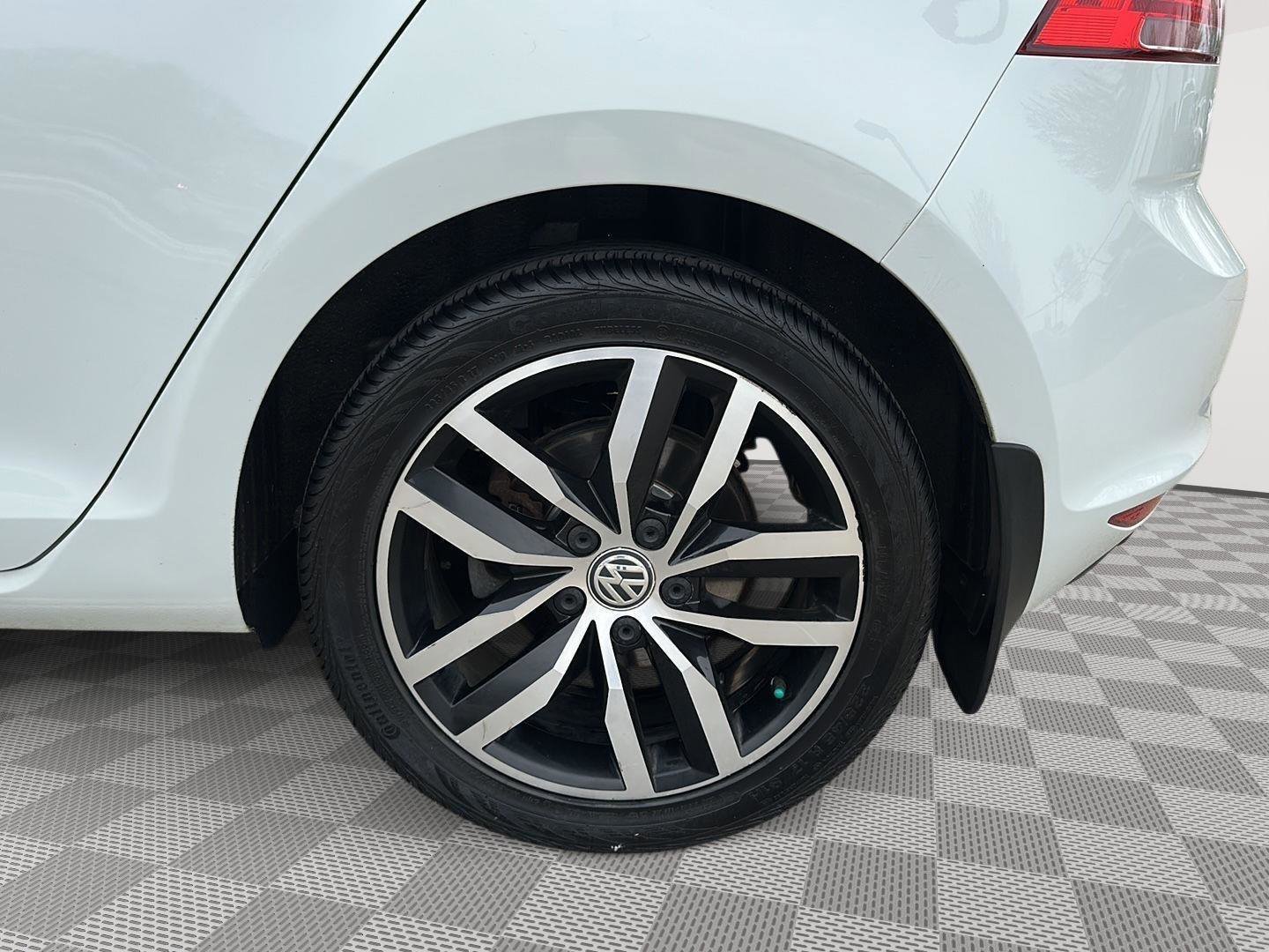 Used 2015 Volkswagen Golf SE FWD image 10