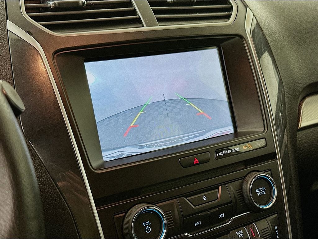 Used 2018 Ford Explorer XLT w/ Equipment Group 201A image 19