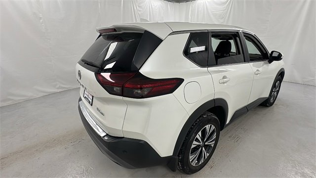 Used 2023 Nissan Rogue SV image 3