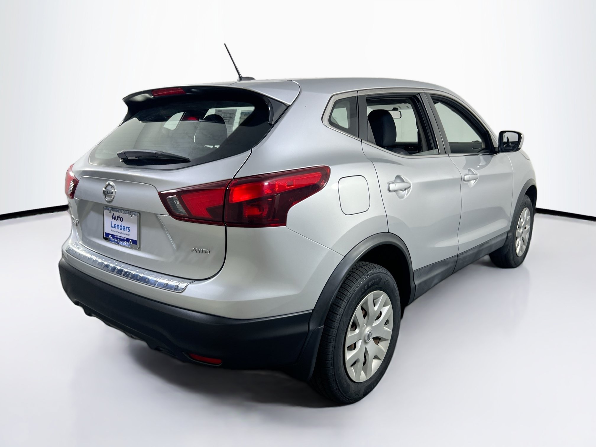 Used 2018 Nissan Rogue Sport S AWD/4WD image 5