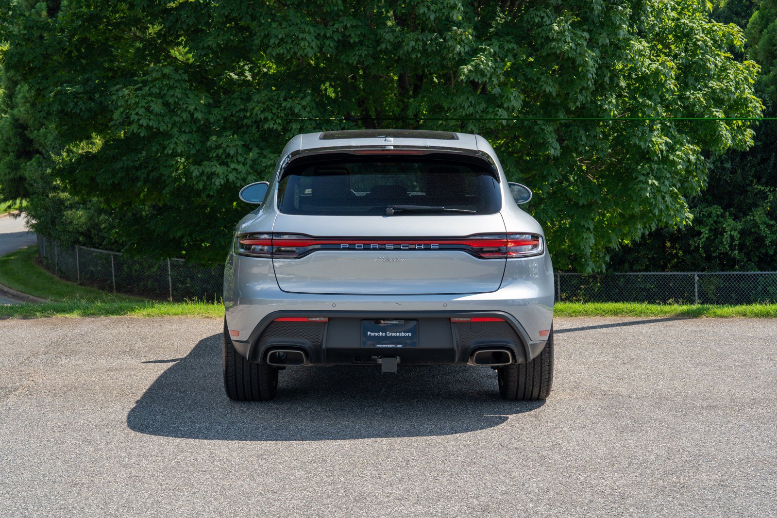 Certified 2026 Porsche Macan AWD/4WD image 6