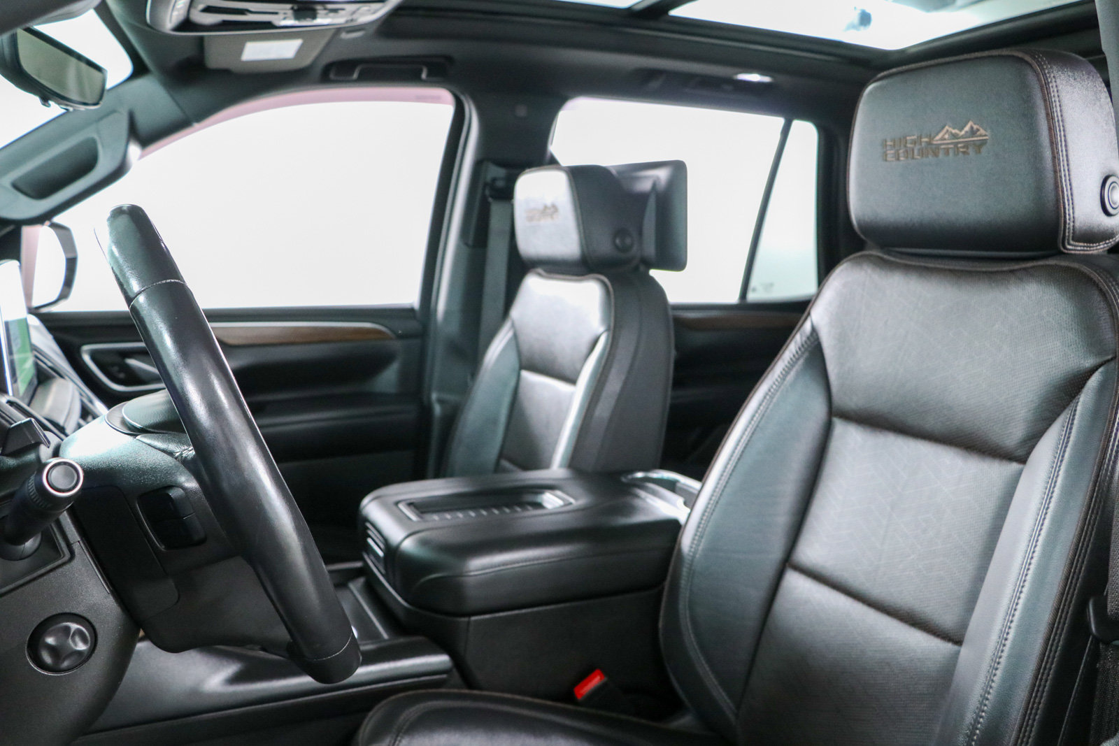 Used 2023 Chevrolet Tahoe High Country w/ Advanced Technology Package AWD/4WD image 29