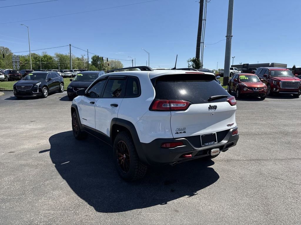 Used 2018 Jeep Cherokee Trailhawk w/ Comfort/Convenience Group AWD/4WD image 12