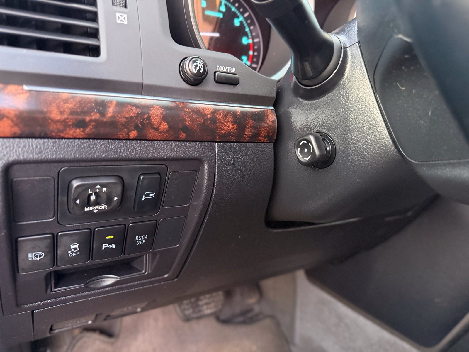 Used 2011 Toyota Land Cruiser w/ Upgrade Pkg AWD/4WD image 19