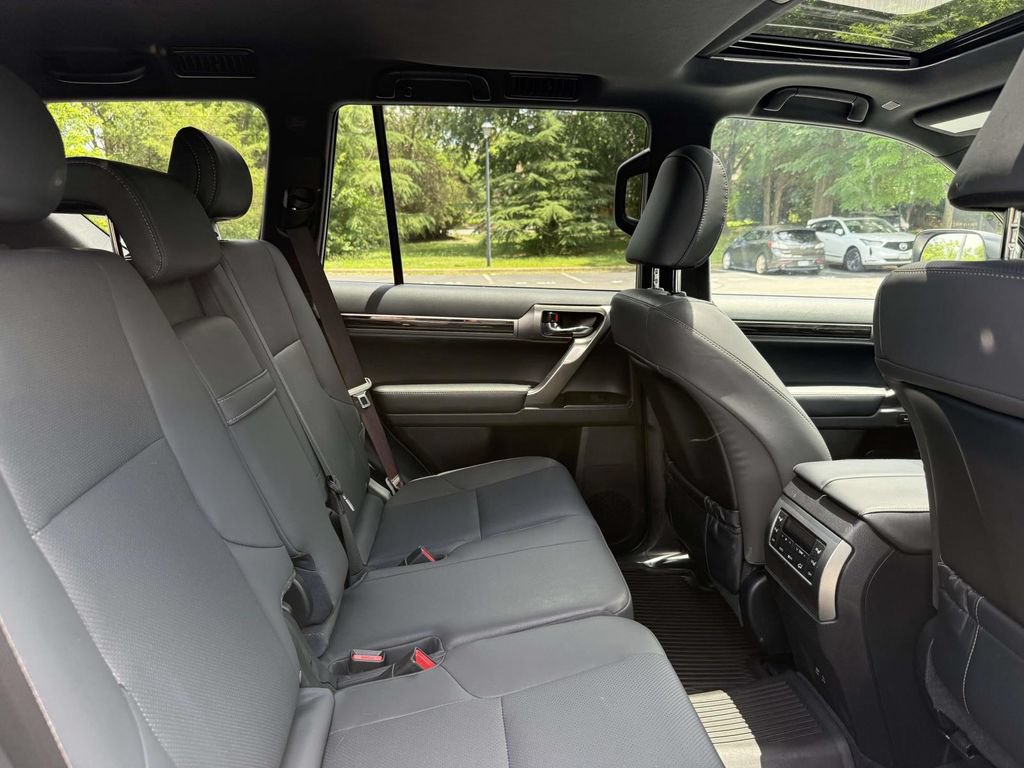 Used 2023 Lexus GX 460 Premium w/ Premium Package AWD/4WD image 15