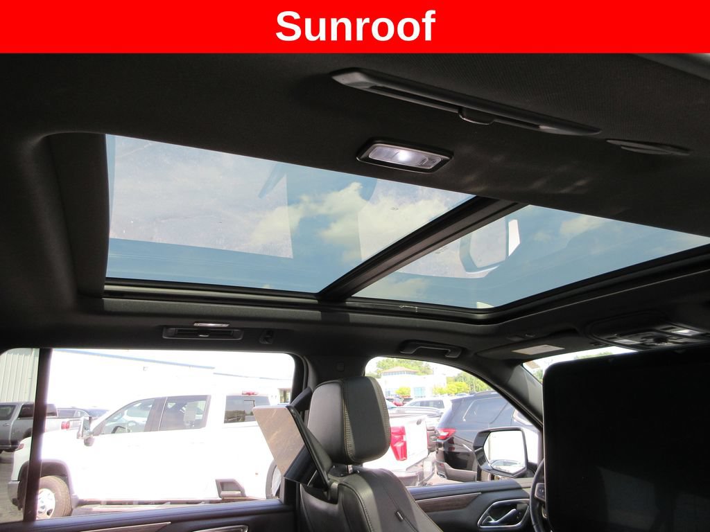 Used 2021 Chevrolet Suburban High Country w/ Premium Package 2 AWD/4WD image 16