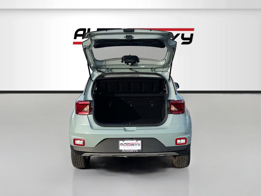 Used 2025 Hyundai Venue Limited image 26
