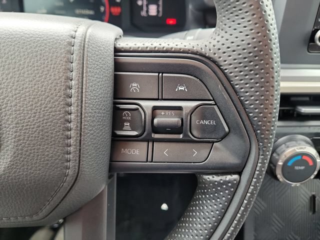 Used 2025 Toyota Tacoma SR5 AWD/4WD image 23