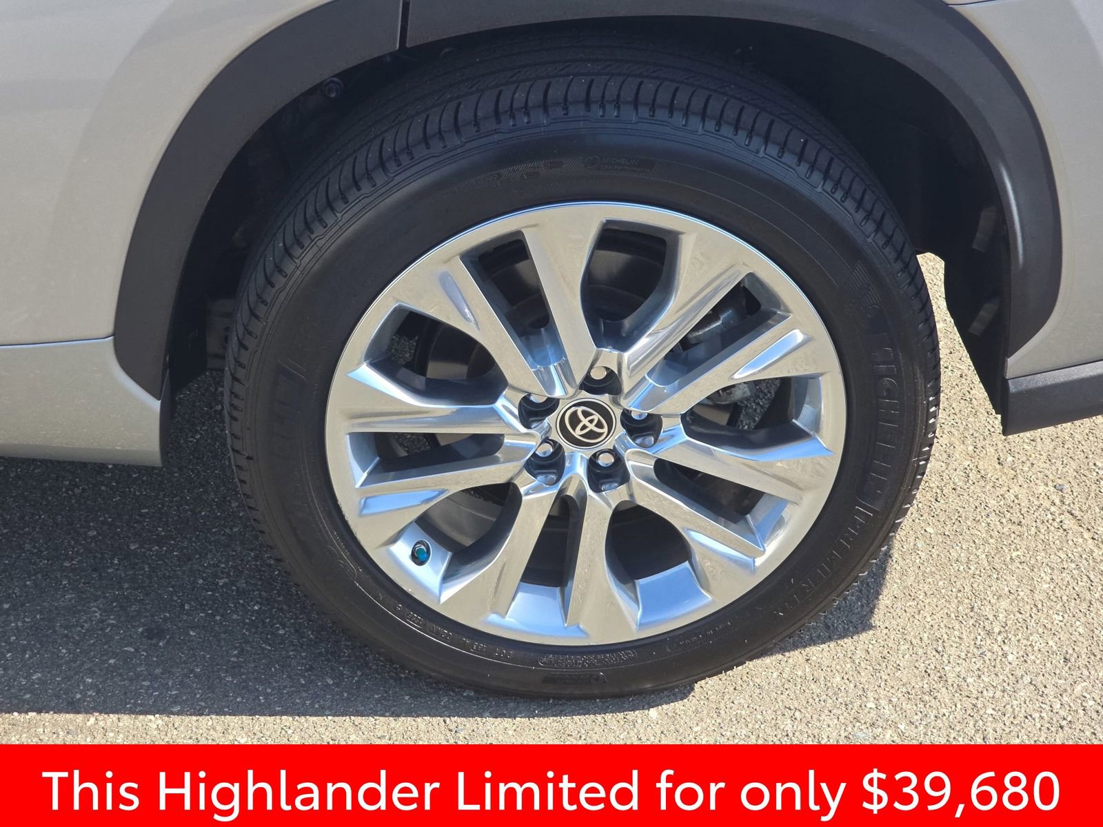 Used 2023 Toyota Highlander Limited image 42