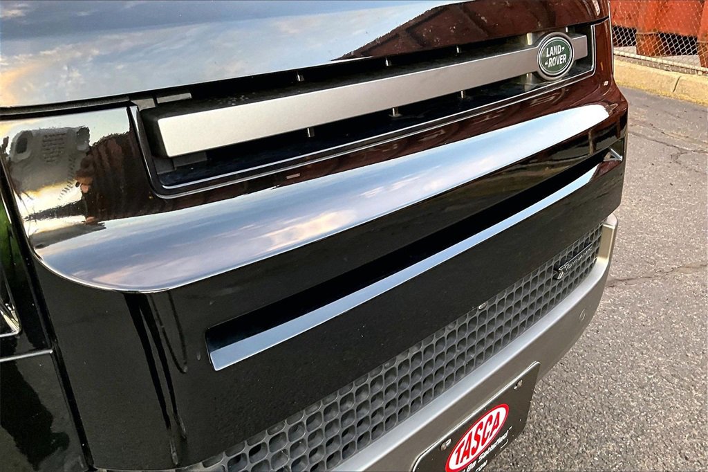 Used 2023 Land Rover Defender 110 X-Dynamic SE image 33