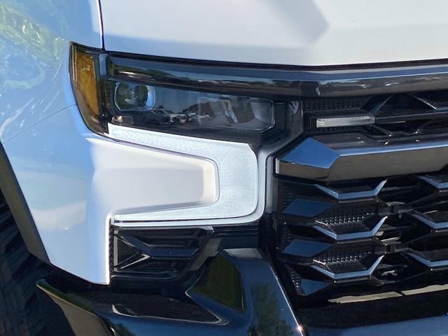 Used 2024 Chevrolet Silverado 1500 ZR2 w/ Technology Package AWD/4WD image 4