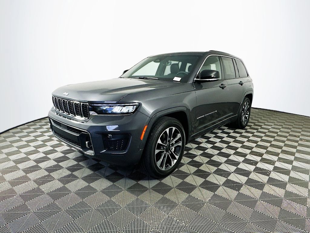Certified 2025 Jeep Grand Cherokee Overland w/ Luxury Tech Group IV image 6