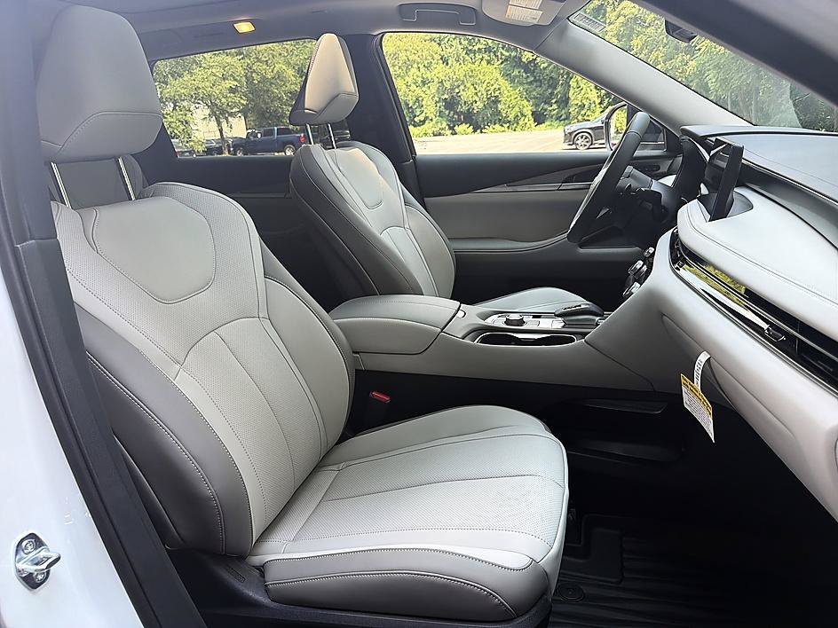New 2027 INFINITI QX60 Pure AWD/4WD image 21
