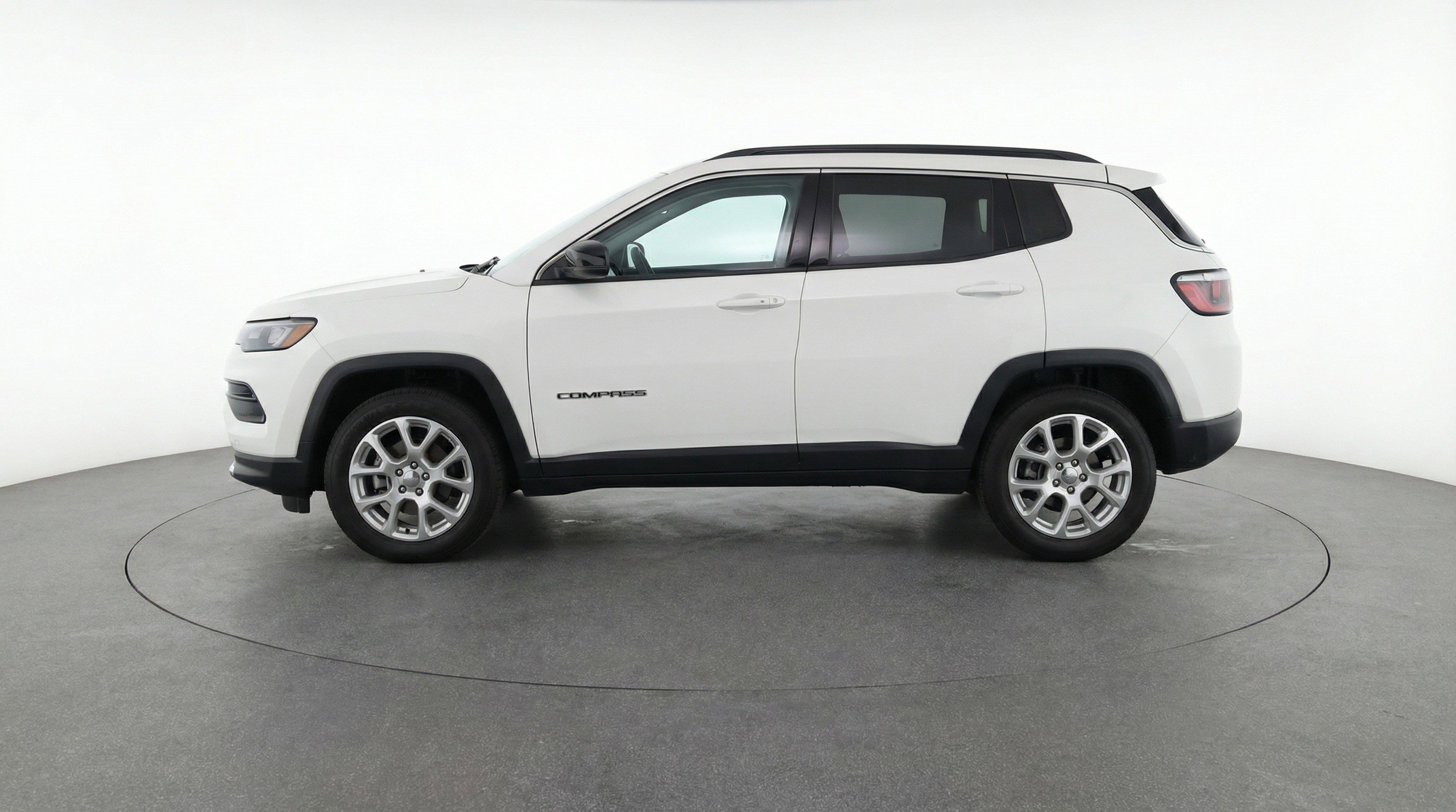 Used 2025 Jeep Compass Limited AWD/4WD image 5