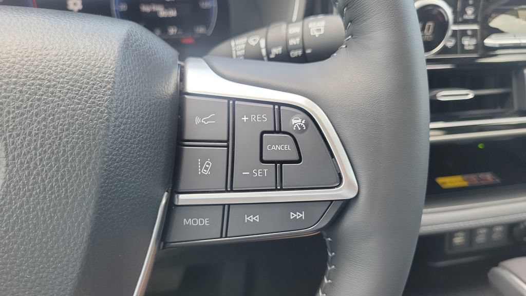 Certified 2026 Toyota Highlander Limited AWD/4WD image 21