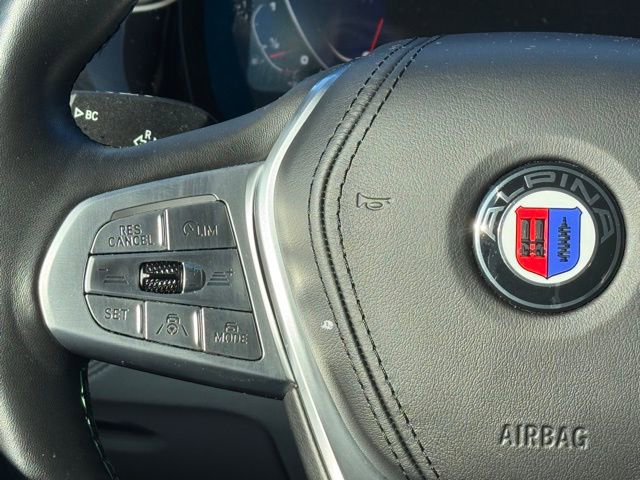 Used 2022 BMW ALPINA B7 xDrive w/ Luxury Rear Seating Package image 18