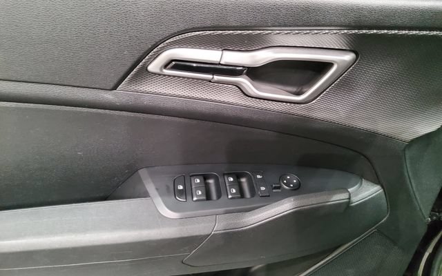 Used 2024 Kia Sportage LX FWD image 31