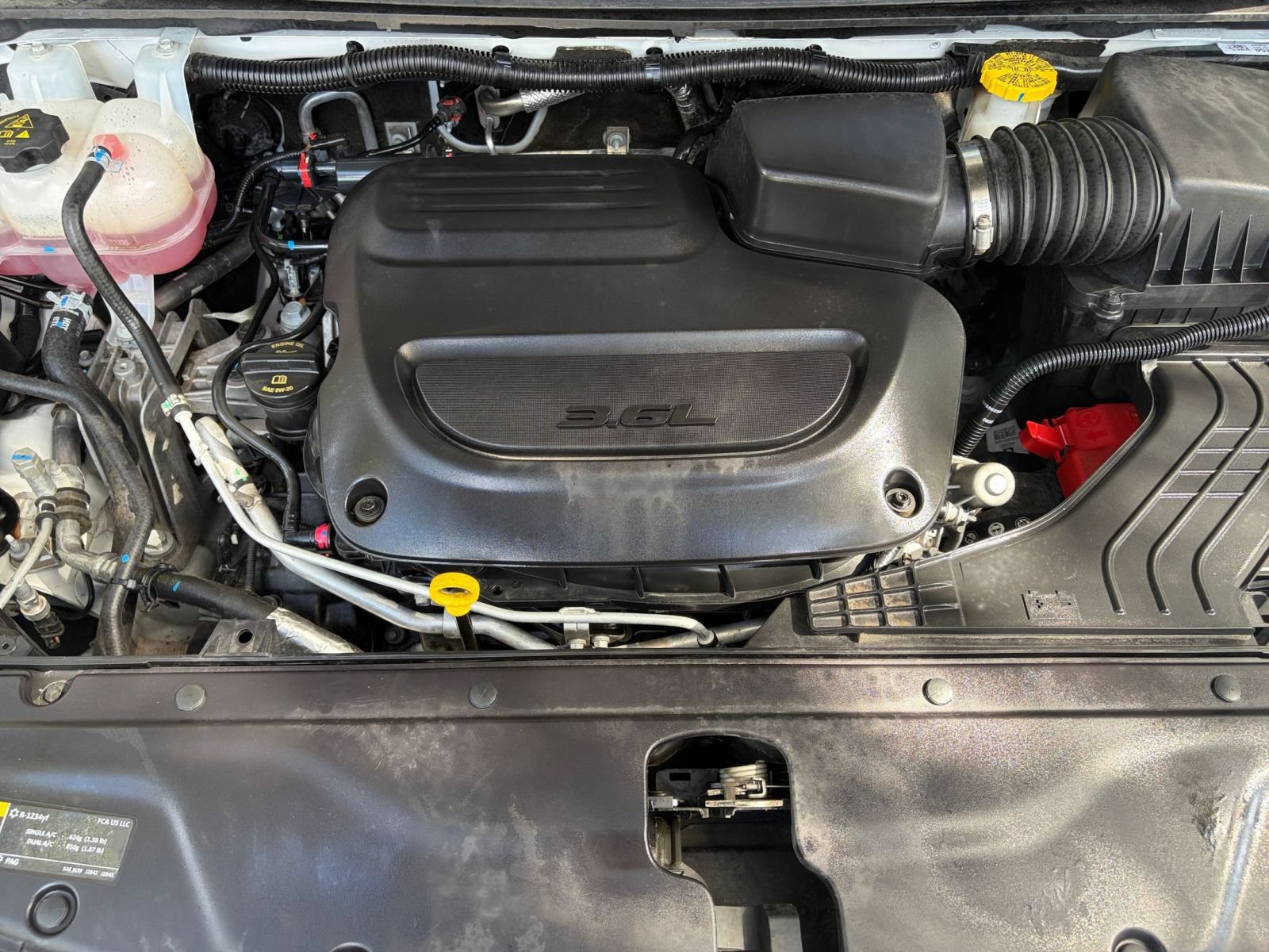 Used 2025 Chrysler Pacifica Limited FWD image 33