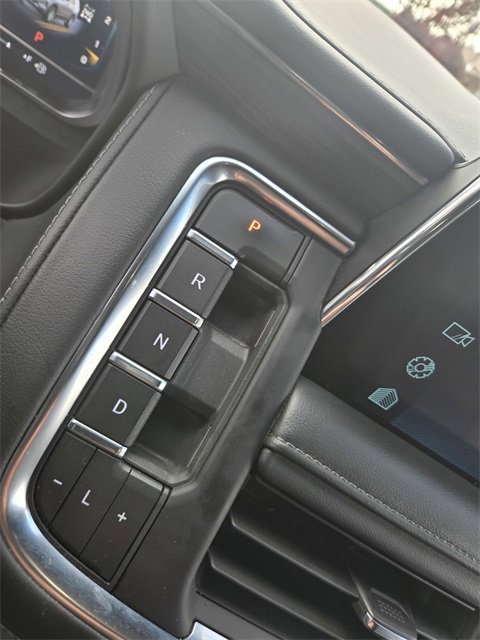 Used 2023 Chevrolet Suburban LT image 17