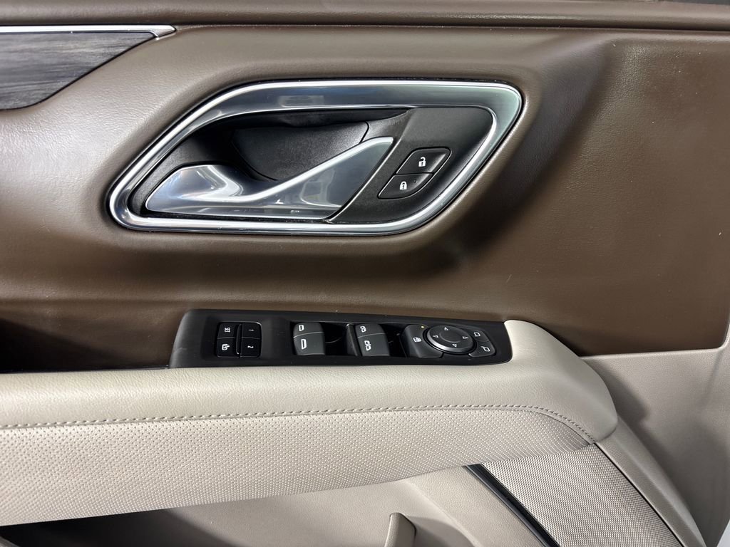 Used 2023 GMC Yukon SLT image 12