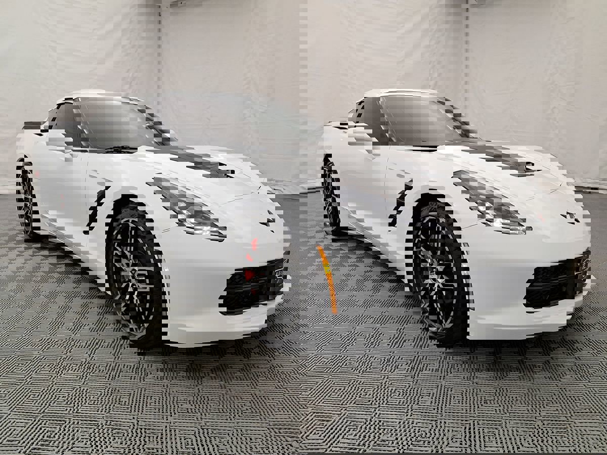 Used 2019 Chevrolet Corvette Stingray Coupe w/ Carbon Flash Badge Package image 4