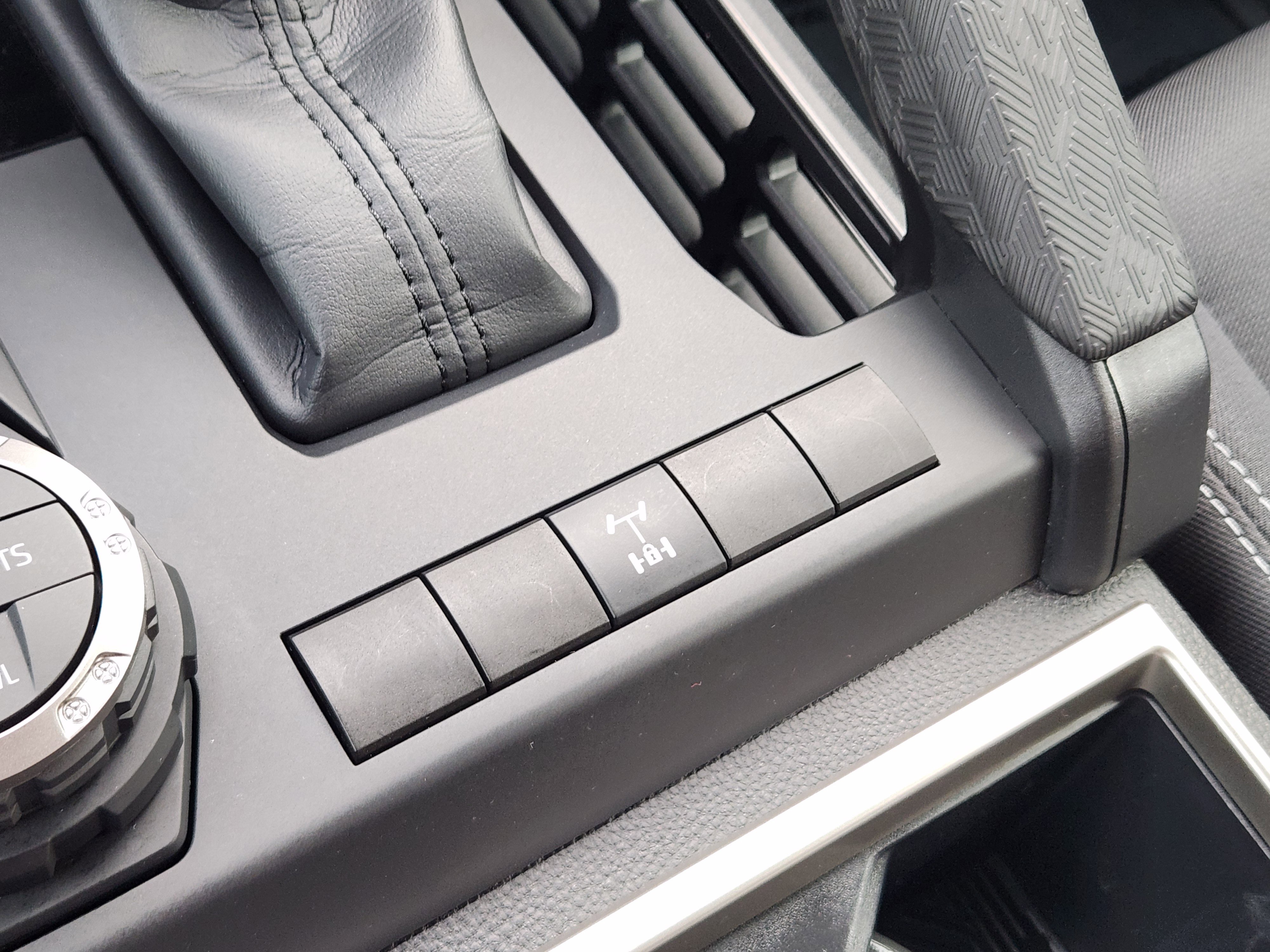 Used 2025 Toyota Tacoma TRD Off-Road image 25