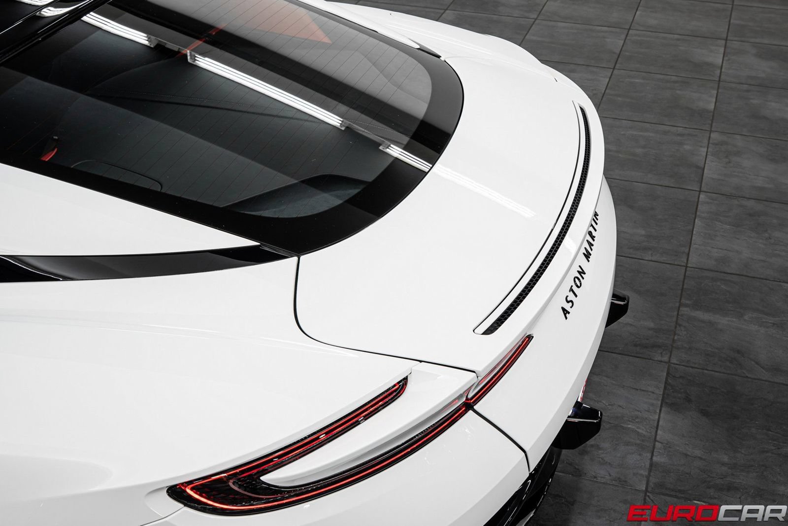Used 2024 Aston Martin DB12 Coupe RWD image 16