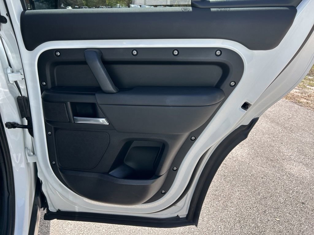 Used 2025 Land Rover Defender 110 S image 47