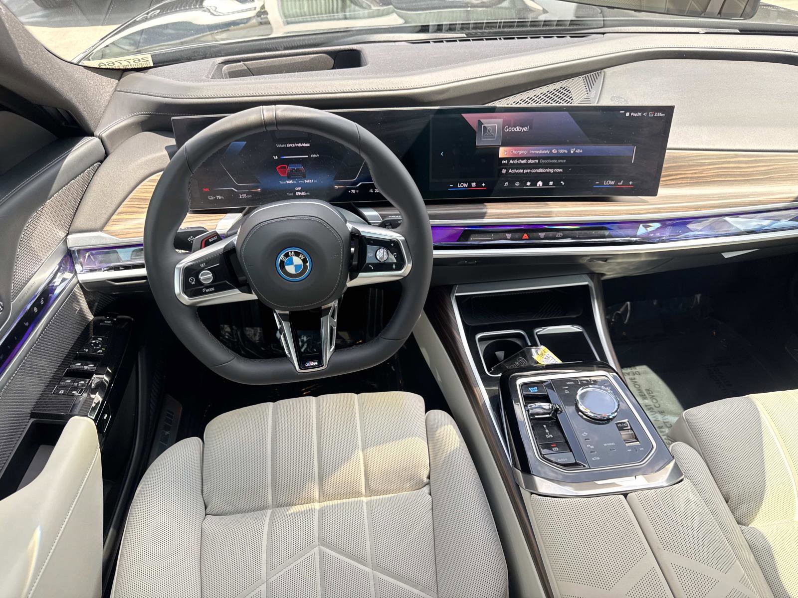 Used 2025 BMW i7 eDrive50 w/ M Sport Package RWD image 8