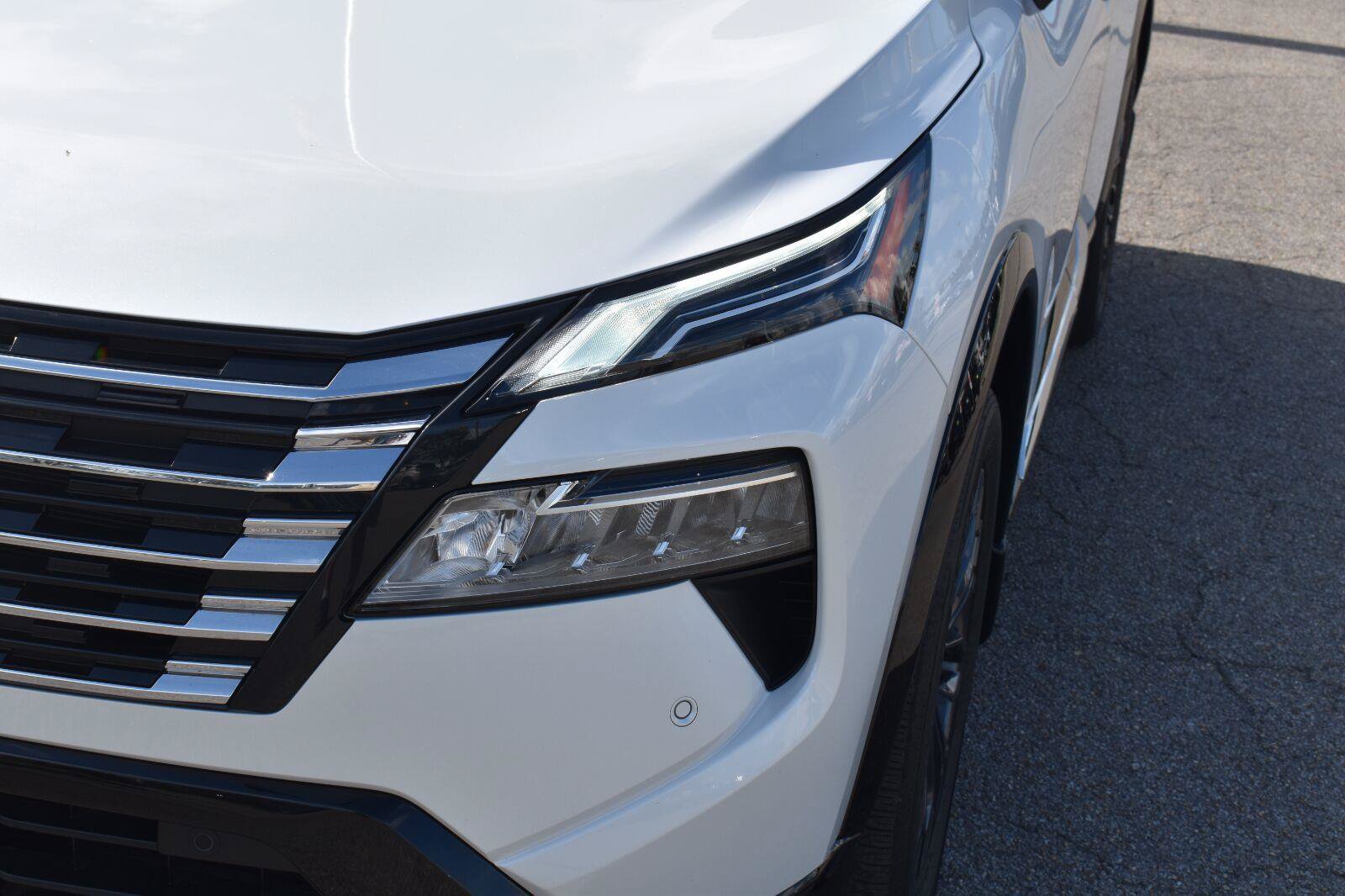 Used 2025 Nissan Rogue Platinum w/ Platinum Premium Package FWD image 19
