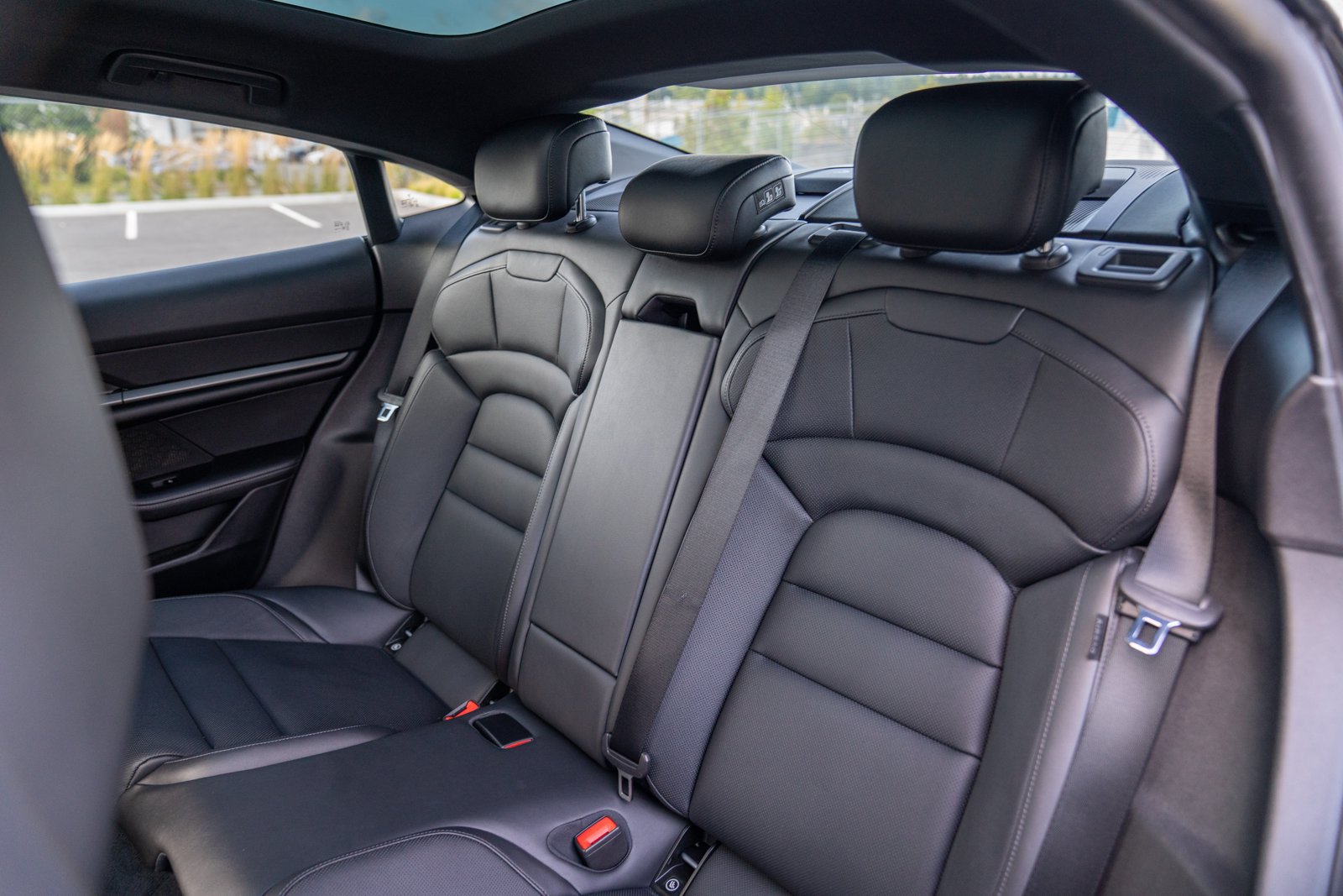 Certified 2025 Porsche Taycan AWD/4WD image 22